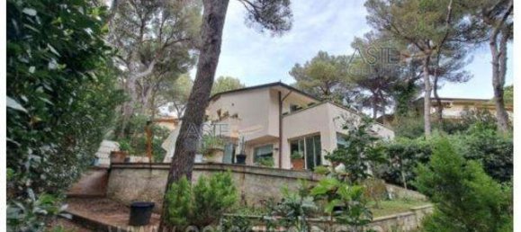 7-salle Appartement à Rosignano Marittimo, Italy No. 50957 7