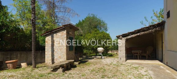 4 bedrooms Villa in Giulianova, Italy No. 357104 21