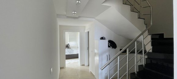 Penthouse 3+1 in Cikcilli, Turkey No. 4032 3