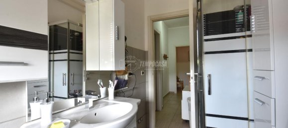 4-salle Appartement à Osimo, Italy No. 151564 11