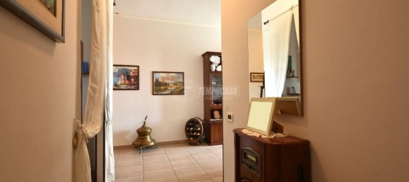 4-salle Appartement à Osimo, Italy No. 151564 8