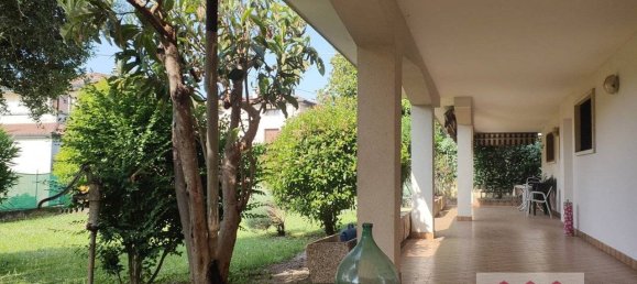 3 bedrooms Villa in Creazzo, Italy No. 331078 3