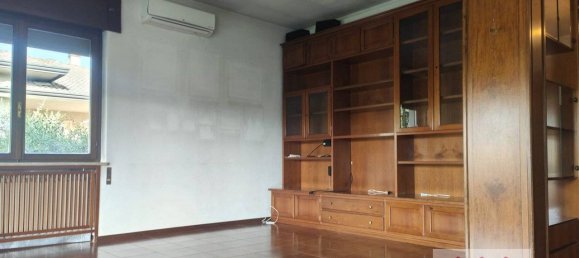 3 bedrooms Villa in Creazzo, Italy No. 331078 25