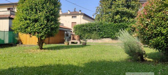 3 bedrooms Villa in Creazzo, Italy No. 331078 12