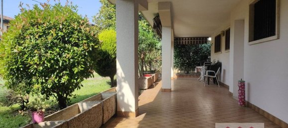 3 bedrooms Villa in Creazzo, Italy No. 331078 10