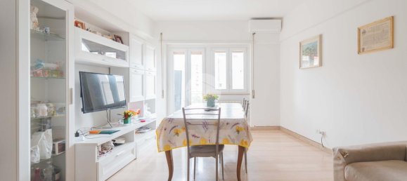 3 rooms Apartment in Rome, Italy No. 12845 10