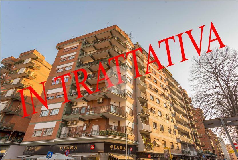 3 rooms Apartment in Rome, Italy No. 12845