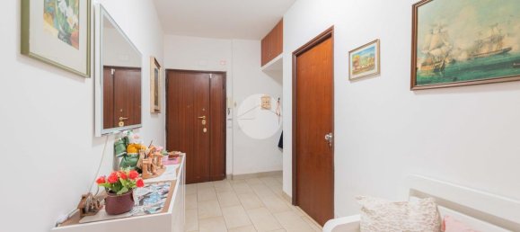 3 rooms Apartment in Rome, Italy No. 12845 7