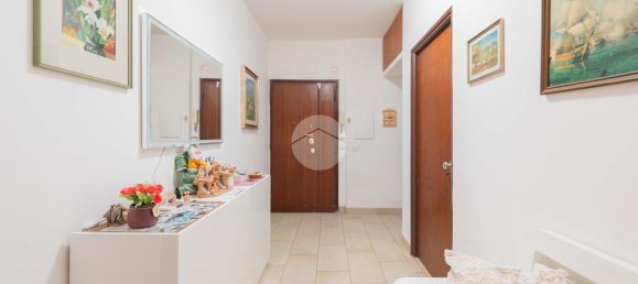 3 rooms Apartment in Rome, Italy No. 12845 6