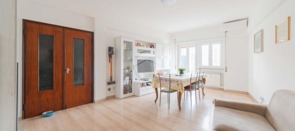 3 rooms Apartment in Rome, Italy No. 12845 9