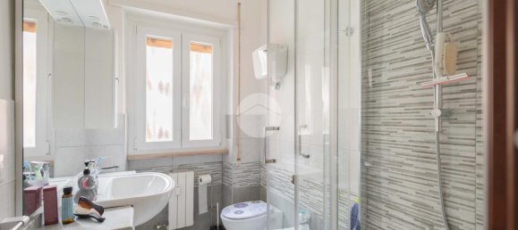 3 rooms Apartment in Rome, Italy No. 12845 35