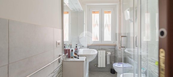 3 rooms Apartment in Rome, Italy No. 12845 37