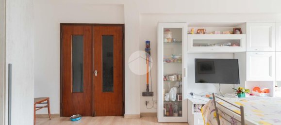 3 rooms Apartment in Rome, Italy No. 12845 13