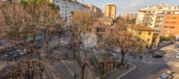 3 rooms Apartment in Rome, Italy No. 12845 16