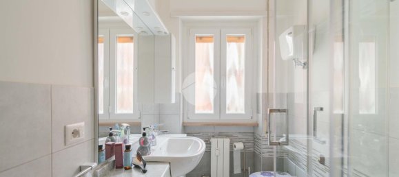 3 rooms Apartment in Rome, Italy No. 12845 36