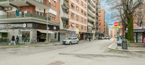 3 rooms Apartment in Rome, Italy No. 12845 44