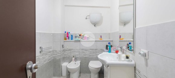 3 rooms Apartment in Rome, Italy No. 12845 40