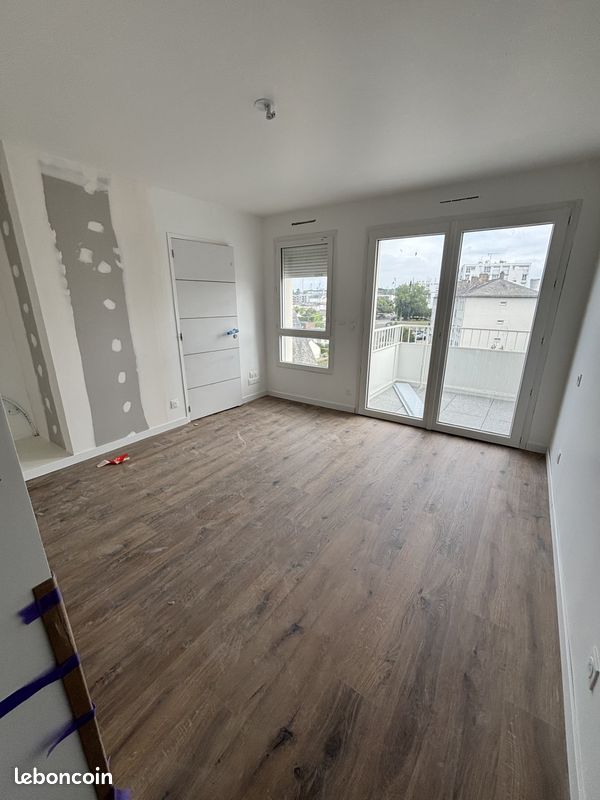 Apartamento de 1 dormitorio en Laval, France No. 291486
