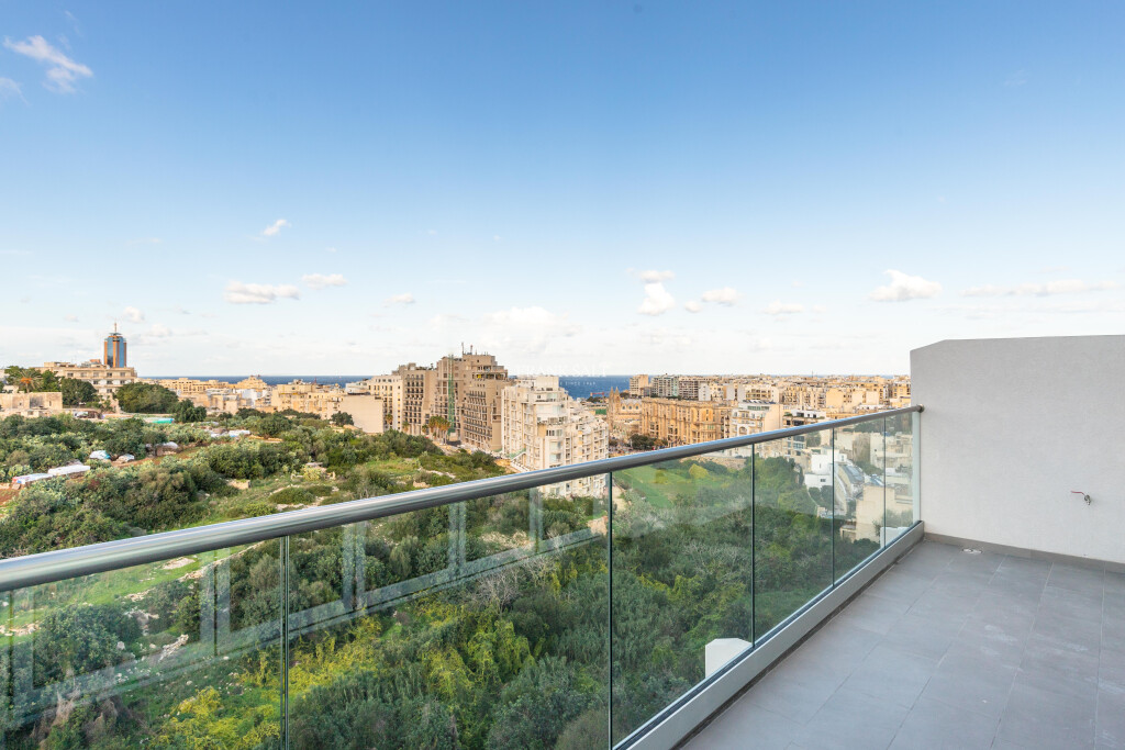 Квартира с 2 спальнями в Сент-Джулианс, Мальта № 4367