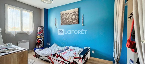 3 bedrooms House in Saint-Cyr-l'Ecole, France No. 181586 12