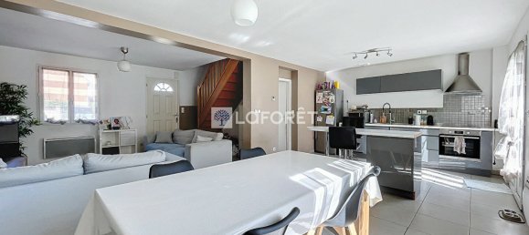 3 bedrooms House in Saint-Cyr-l'Ecole, France No. 181586 2