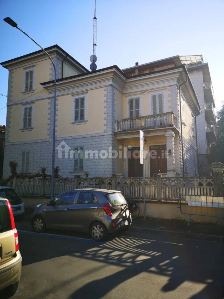 5 bedrooms Villa in Parma, Italy No. 149305