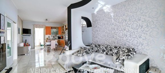 2 Schlafzimmer Wohnung in Aci Catena, Italy, Nr. 322598 3