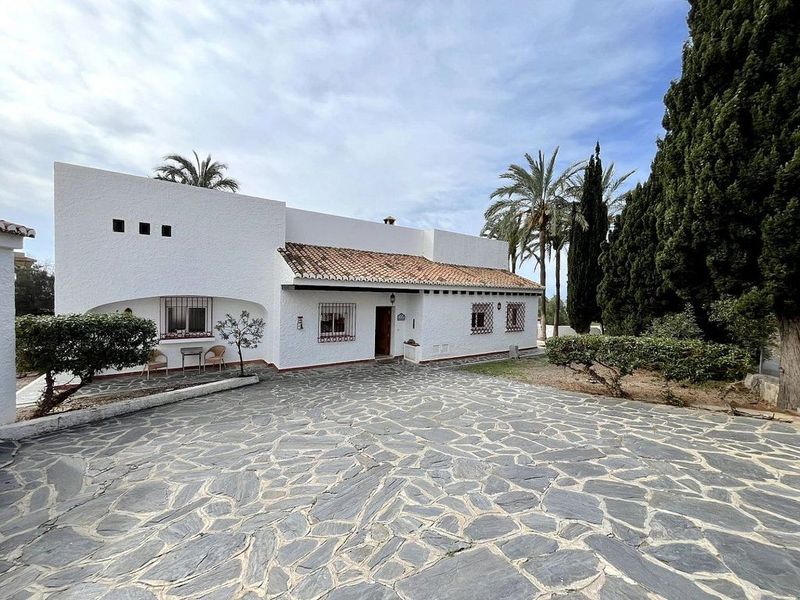 4 bedrooms House in Salobrena, Spain No. 235075