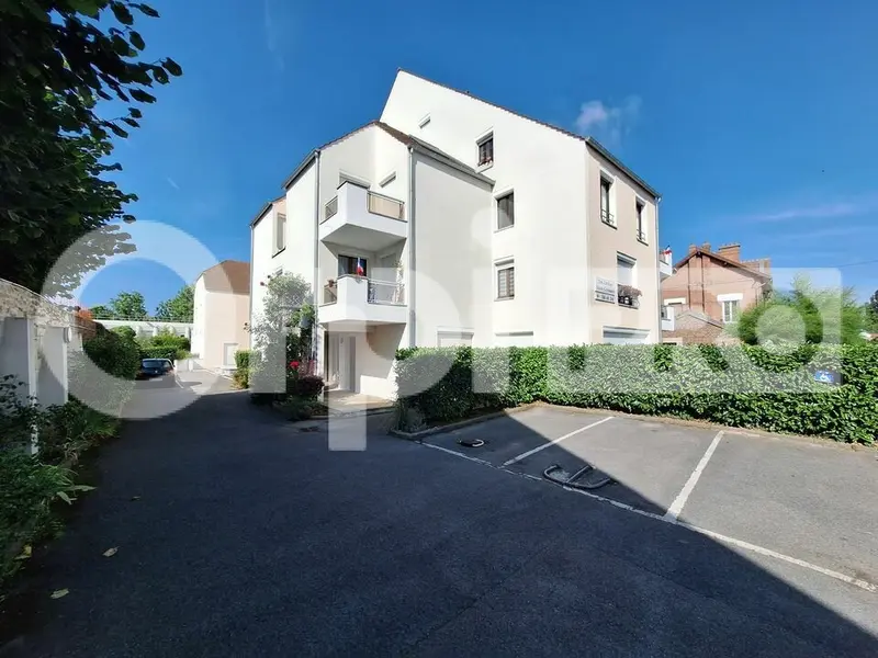  مكتب في Compiegne, France 23متر مربع رقم 302424