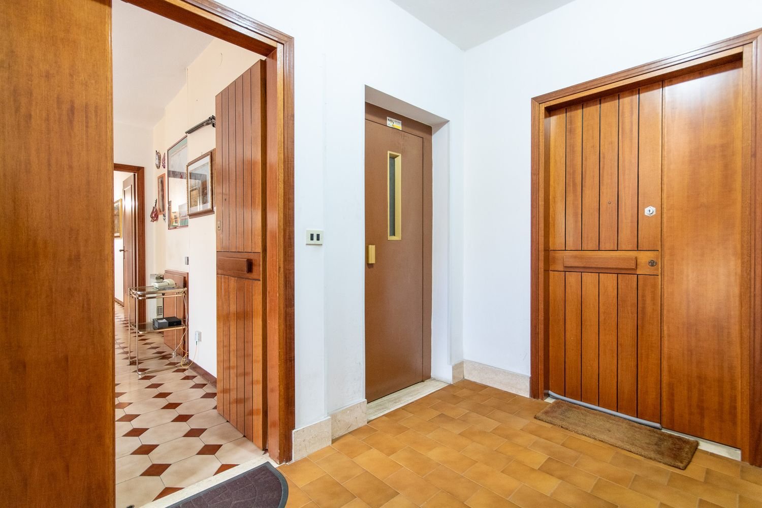 Apartamento de 4 habitaciónes en Quartu Sant'Elena, Italy No. 229132