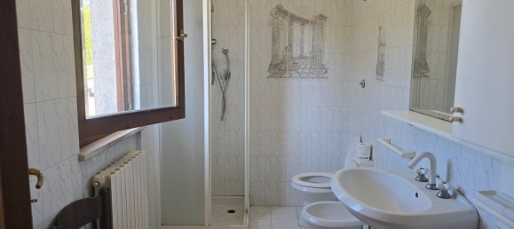 Дом с 6 комнатами в Чинголи, Италия № 262836 9