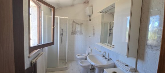 Дом с 6 комнатами в Чинголи, Италия № 262836 10