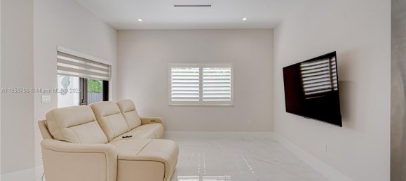 3 dormitorios villa en venta en Miami, Miami-Dade, Florida, USA № 615385 19