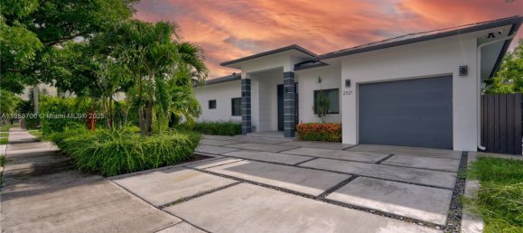 3 dormitorios villa en venta en Miami, Miami-Dade, Florida, USA № 615385 3