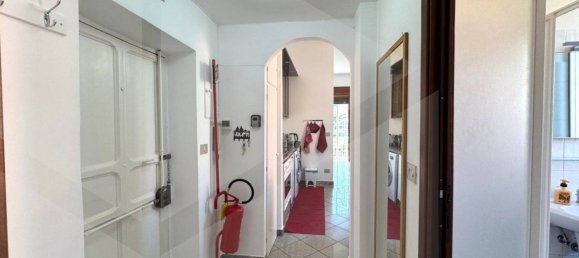 2 rooms Apartment in Rome, Italy No. 21237 9