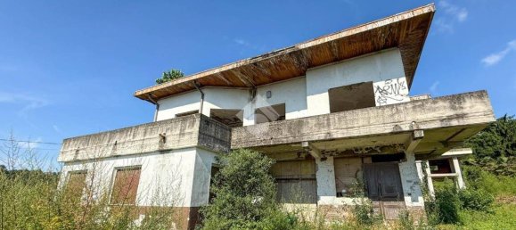 Gewerbliche Immobilie in Olgiate Molgora, Italy 2200m², Nr. 275767 8