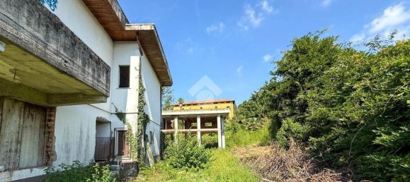 Gewerbliche Immobilie in Olgiate Molgora, Italy 2200m², Nr. 275767 6