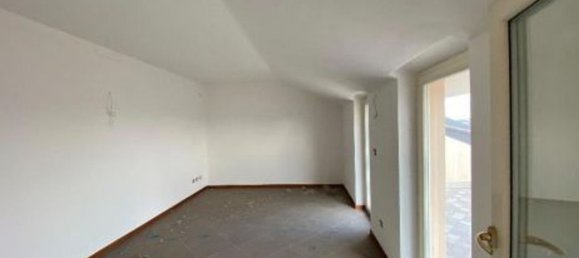 3-salle Duplex à Abbiategrasso, Italy No. 2539 18