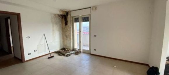 3-salle Duplex à Abbiategrasso, Italy No. 2539 2