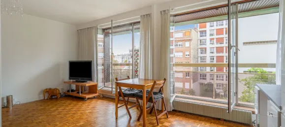 1 bedroom Apartment in Paris, France No. 289937 2