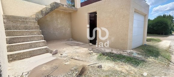 3 bedrooms House in Bourges, France No. 50983 17