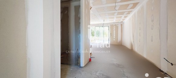 3 bedrooms House in Bourges, France No. 50983 2