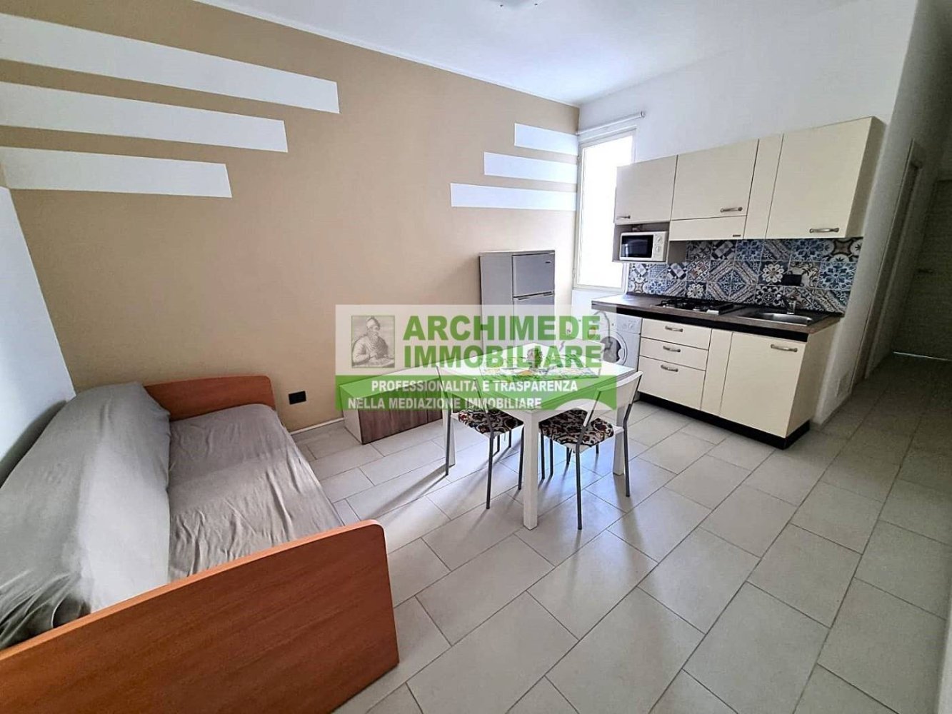 4-salle Bâtiment à Floridia, Italy No. 352780