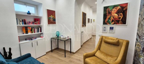 Apartamento de 3 dormitorios en Caserta, Italy No. 296246 2