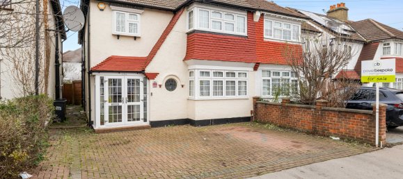 4 bedrooms House in Norbury, United Kingdom No. 1049 9