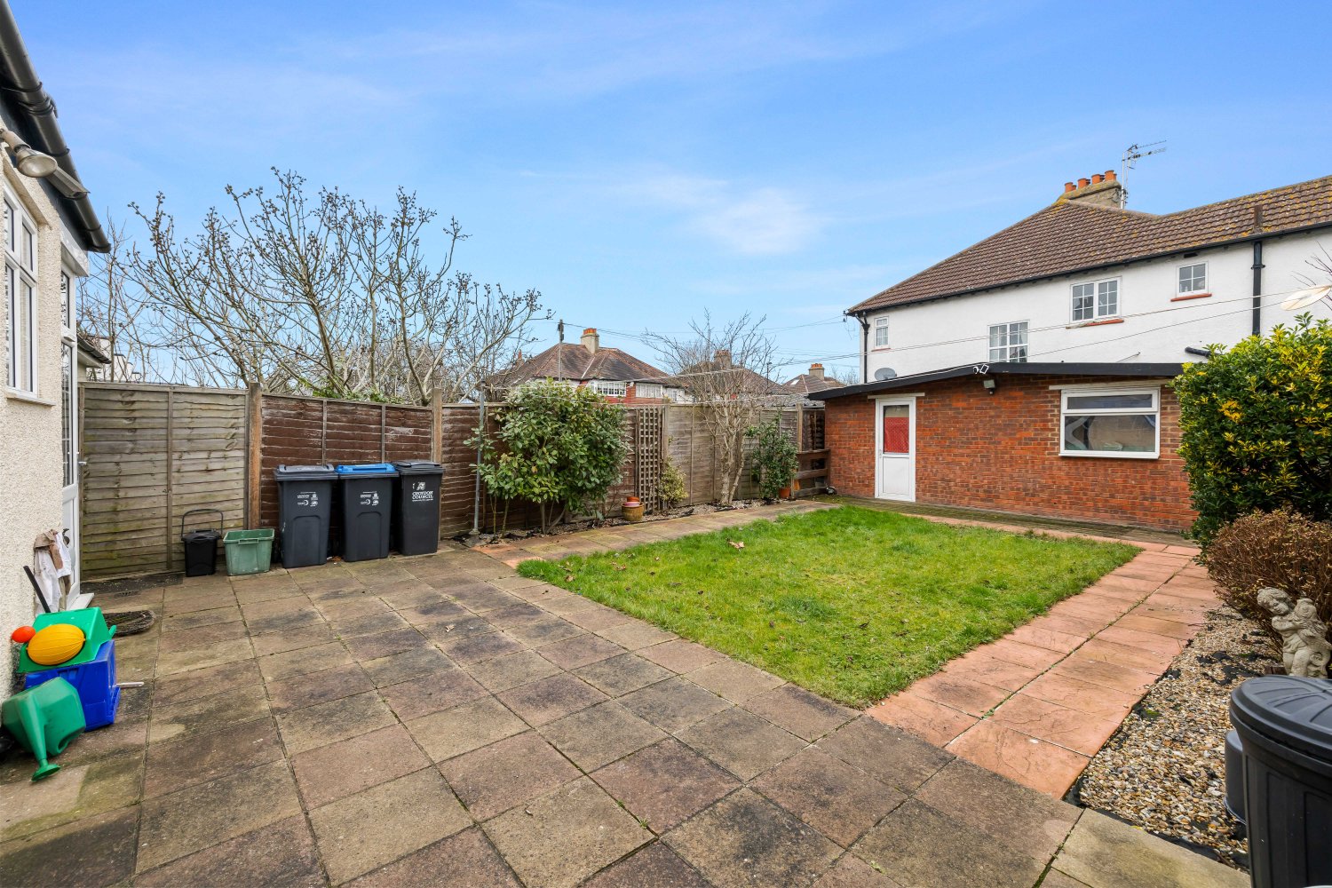 4 bedrooms House in Norbury, United Kingdom No. 1049