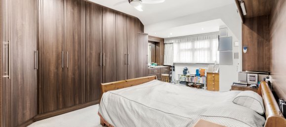 4 bedrooms House in Norbury, United Kingdom No. 1049 2