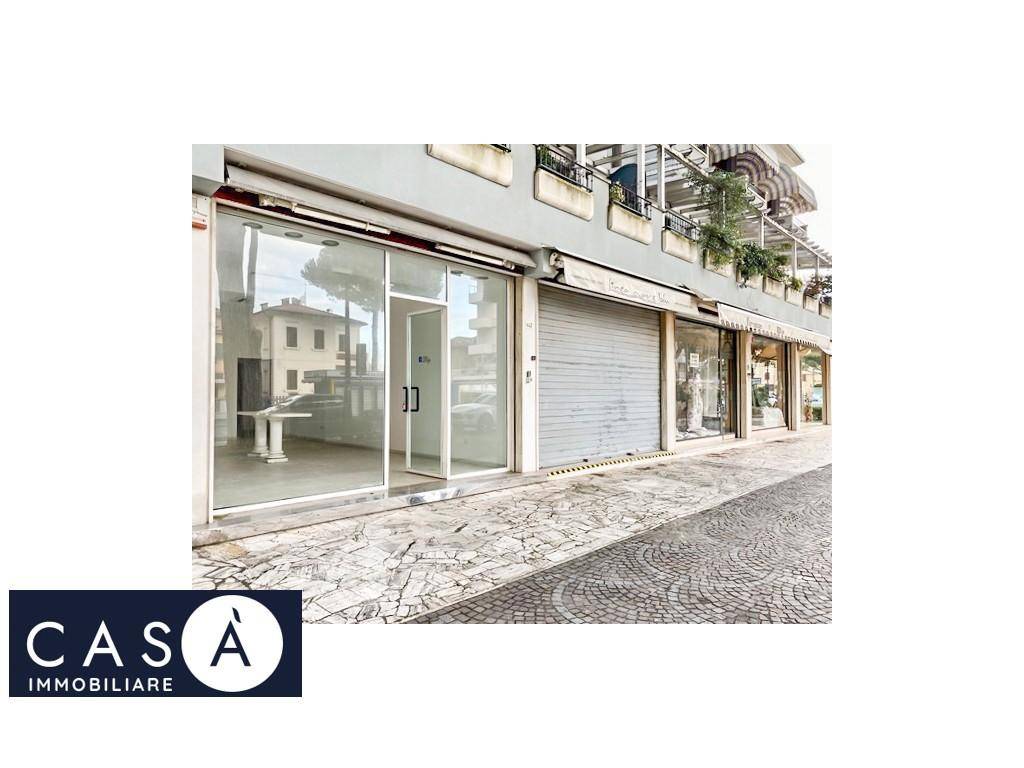 1 room Commercial property in Cesenatico, Italy No. 95599