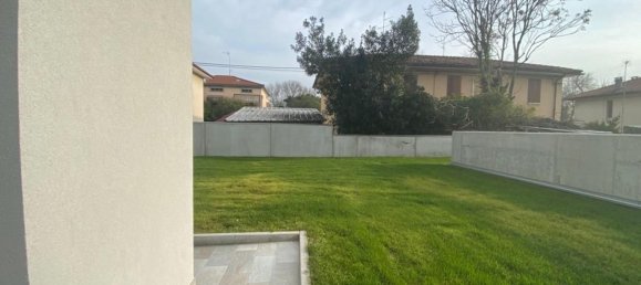 Квартира с 3 спальнями в Порденоне, Италия № 334837 27