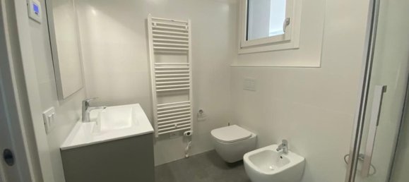 Квартира с 3 спальнями в Порденоне, Италия № 334837 10